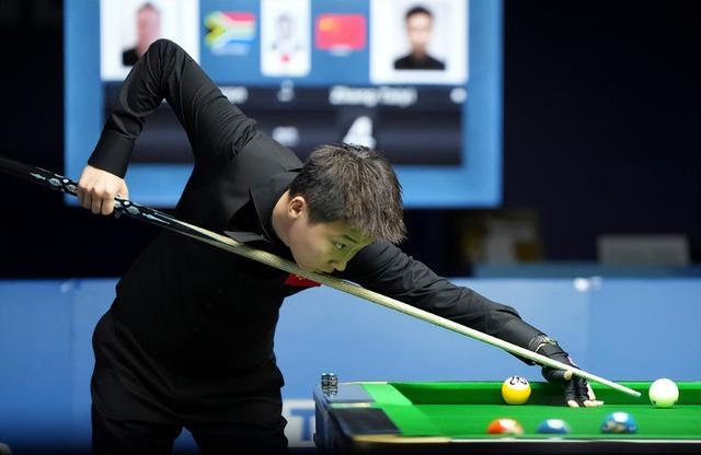 我背负的使, 到场地中央 我背负的使, 到场地中央